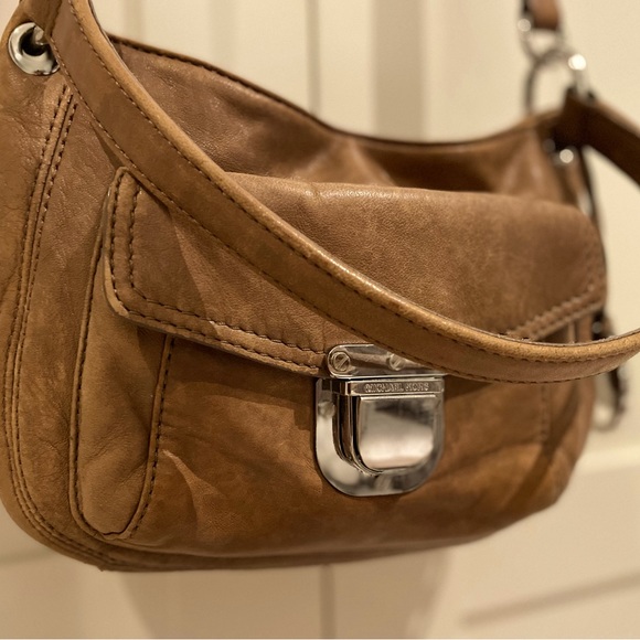 Michael Kors Purse - camel crossbody with short strap - Picture 1 of 4